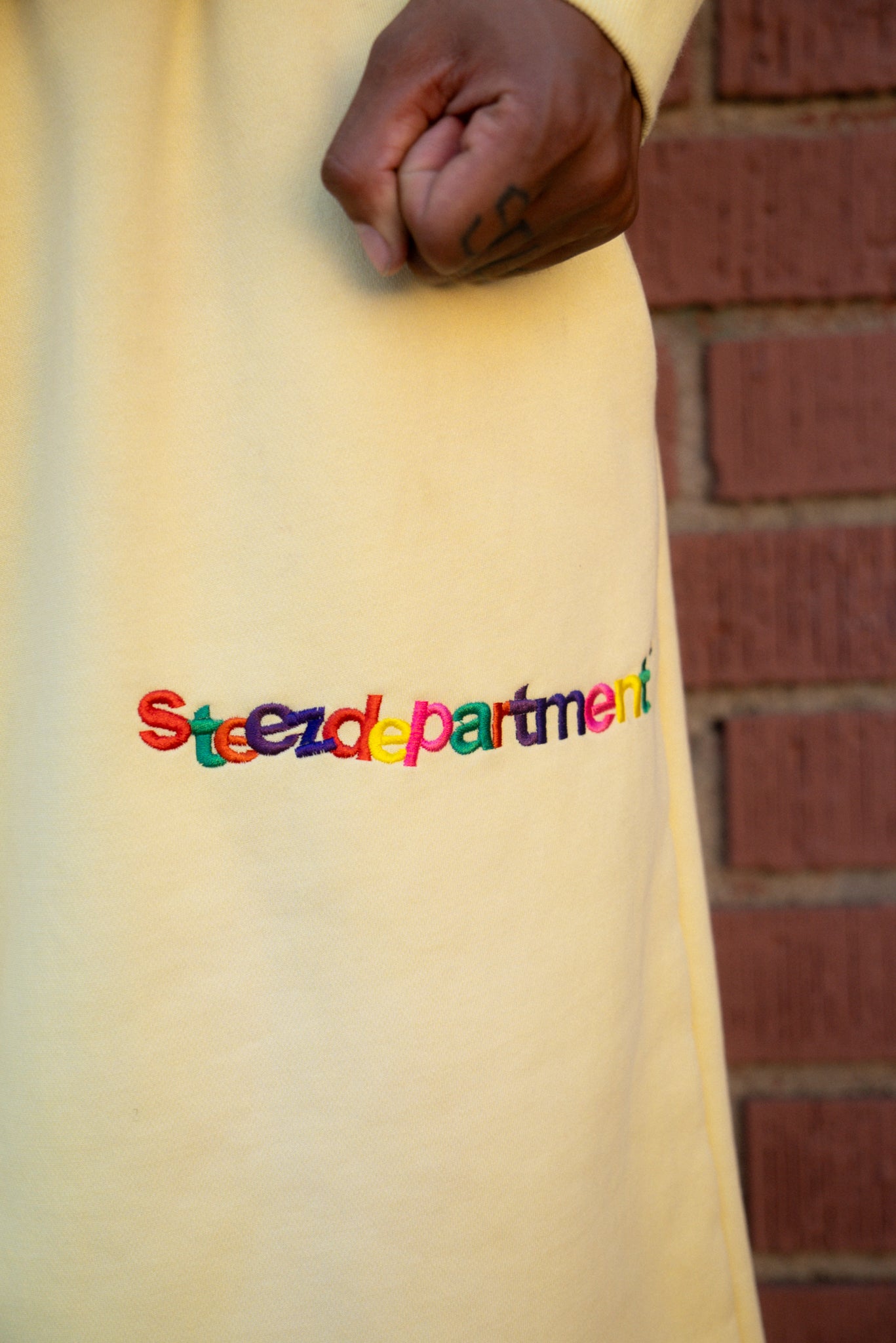 YELLOW RAINBOW SWEATS